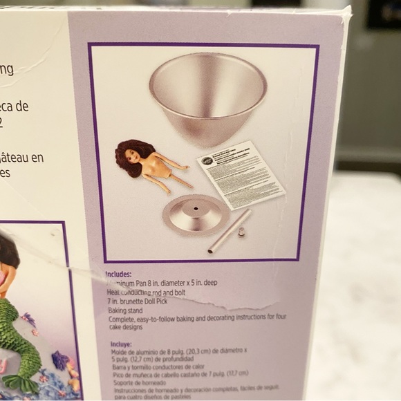 Wilton Doll Wonder Mold Pan Set - Picture 2 of 12